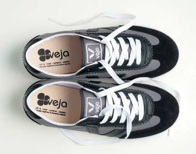 baskets_VEJA_grey-black-pai.jpg