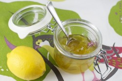 Confiture de tomates vertes au citron et à la lavande